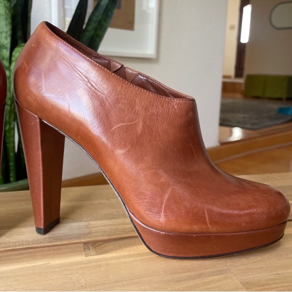 Cole Haan Nike Air Zip Heel Bootie Boot Cognac
Women's Size 9